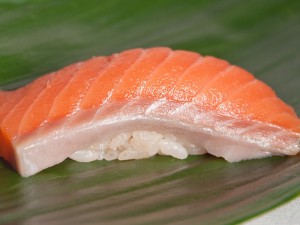 幻の魚 2 3万本に1匹 旬の 鮭児 けいじ 赤酢と炙りが自慢の築地の寿司屋