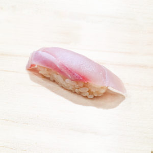 関東の代表的夏の魚 イサキ が入荷しました 赤酢と炙りが自慢の築地の寿司屋