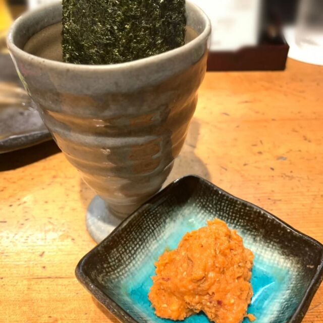 自家製の車海老味噌の塩辛。
あっさりしたコクと上品なエビの甘味、逸品です。
美味しい日本酒と一緒にいかがでしょうか🍶

This is handmade salted shrimp. It goes well with sake. 🍶

🍣つきぢ神楽寿司🍣
赤酢を使った赤シャリと厳選されたネタが自慢の寿司屋です。
店舗によって仕入れ状況や調理法が異なります。

🍣TsukiziKaguraSushi🍣
This sushi restaurant is located in Tsukiji, Tokyo.

#塩辛#車海老塩辛#クルマエビ塩辛
#つきぢ神楽寿司#赤シャリ
#赤酢#お寿司
#sushi#寿司#江戸前寿司
#海鮮丼
#豊洲ランチ#築地ランチ
#築地#豊洲#豊洲市場
#千客万来#豊洲千客万来
#tukiji#toyosu
#tukijimarket#toyosumarket