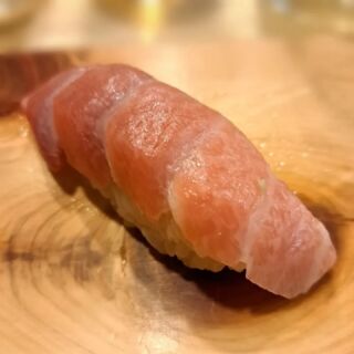 つきぢ神楽寿司 | 赤酢と炙りの本格江戸前寿司